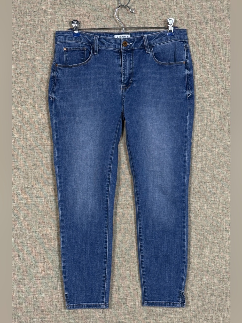Kensie Medium Blue Skinny Ankle Jeans
